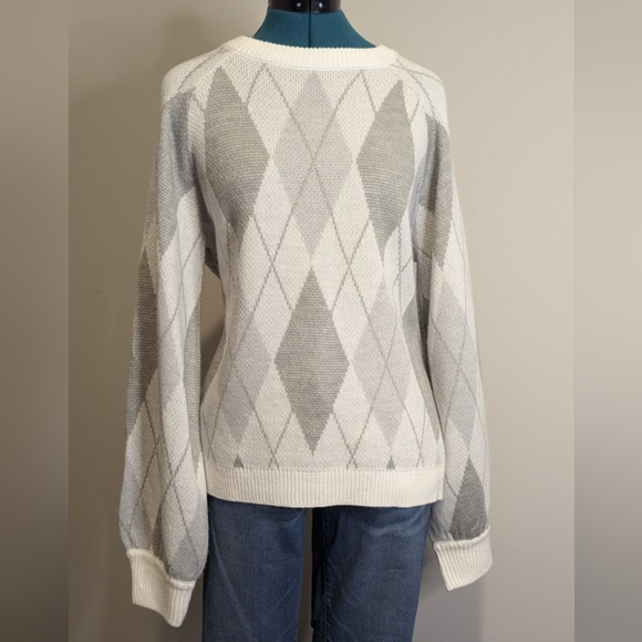Crown & Ivy Womens Sweater Medium Oversize Argyle Bishop Sleeve White Grey Knit - Picture 1 of 6